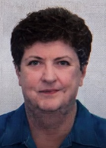 돌아가신 엄마 연금 계속 받으려고 엄마인척 여장하고 다닌 아들