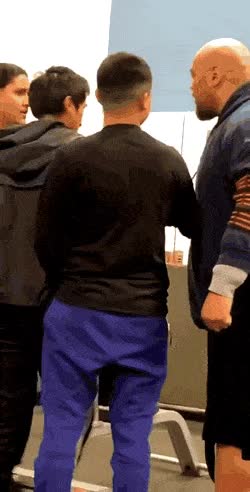 체급 차이 심할 때 깝치면 안되는 이유